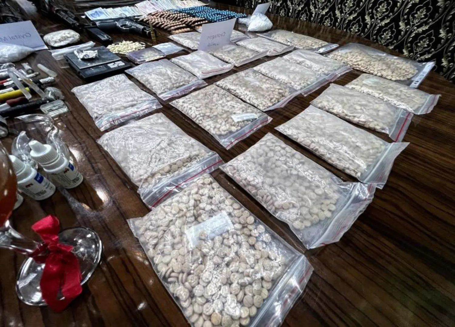 44948073 5434 4dd1 B307 681ff8eb4094