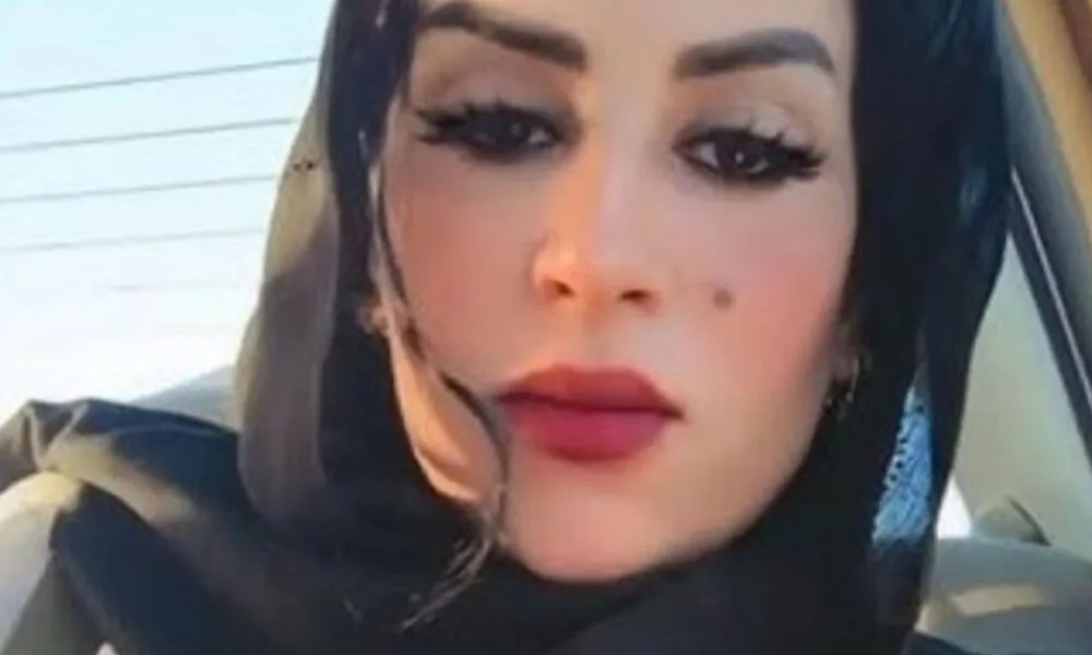 00c4b04c 9efe 4d3b 8142 94e350fb8cf0